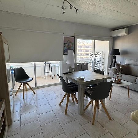 Appartement Premiere Ligne De Mer Avec Piscine Roses Exterior foto