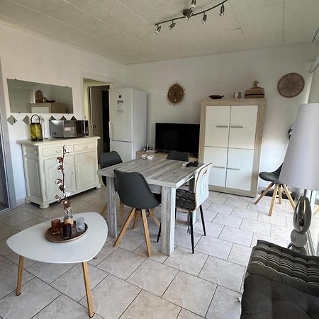 Appartement Premiere Ligne De Mer Avec Piscine Roses Exterior foto