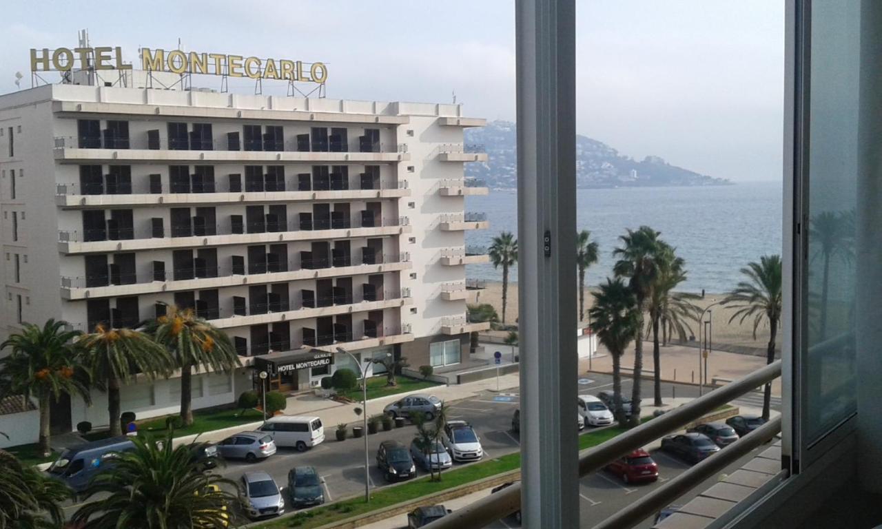 Appartement Premiere Ligne De Mer Avec Piscine Roses Exterior foto