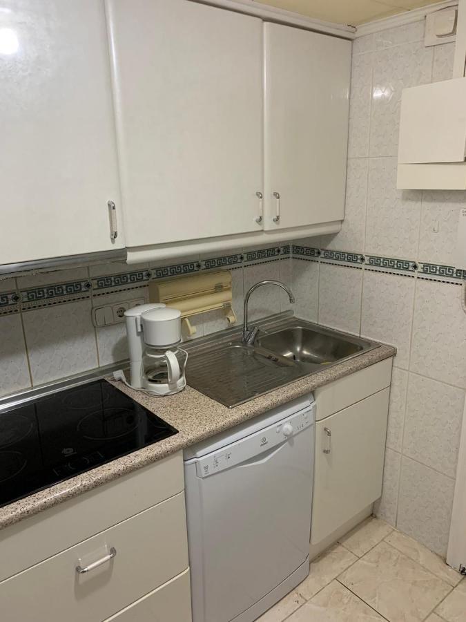 Appartement Premiere Ligne De Mer Avec Piscine Roses Exterior foto