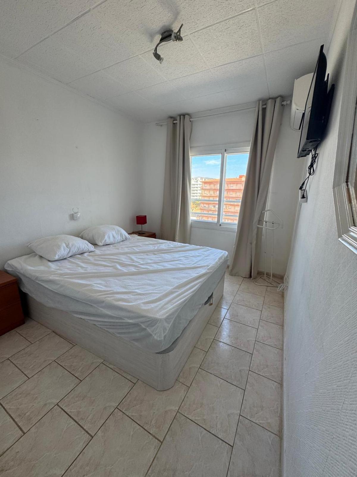 Appartement Premiere Ligne De Mer Avec Piscine Roses Exterior foto